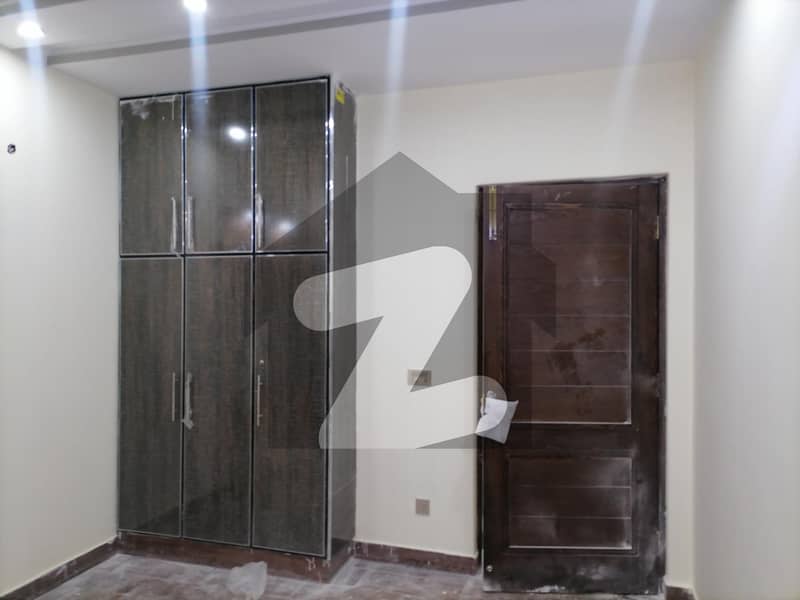 ملٹری اکاؤنٹس ہاؤسنگ سوسائٹی لاہور میں 5 کمروں کا 8 مرلہ مکان 2.5 کروڑ میں برائے فروخت۔
