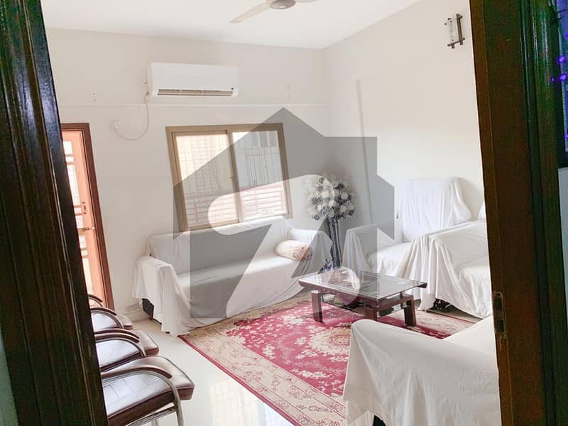 طارق روڈ کراچی میں 2 کمروں کا 4 مرلہ فلیٹ 80 لاکھ میں برائے فروخت۔