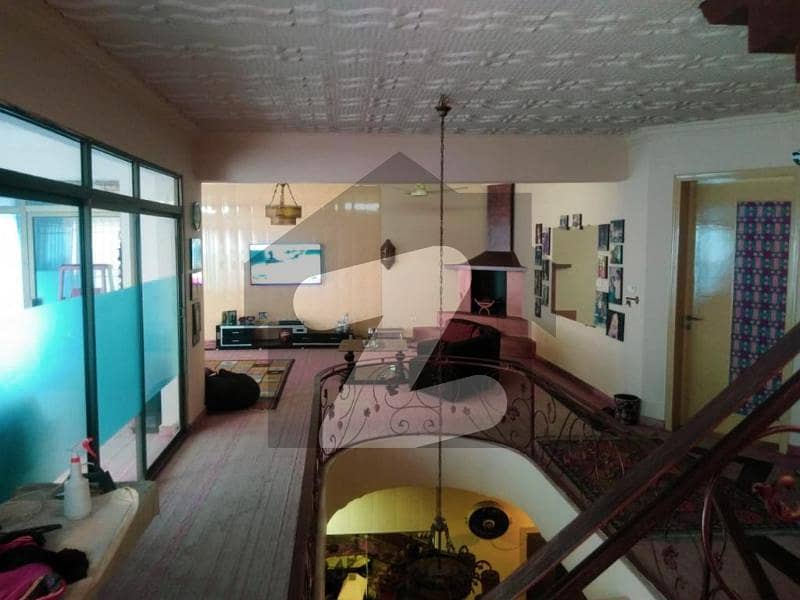 ایف ۔ 10 اسلام آباد میں 7 کمروں کا 2.04 کنال مکان 22.5 کروڑ میں برائے فروخت۔