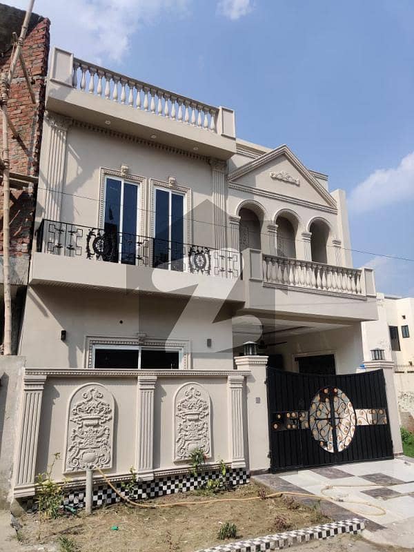 فارمانئیٹس ہاؤسنگ سکیم لاہور میں 3 کمروں کا 5 مرلہ مکان 1.55 کروڑ میں برائے فروخت۔