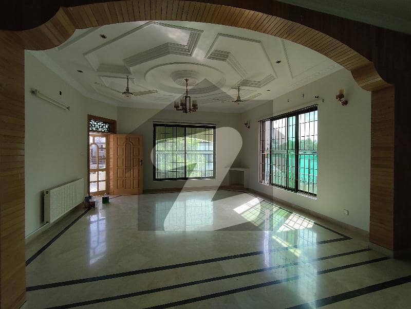 ایف ۔ 11 اسلام آباد میں 6 کمروں کا 1 کنال مکان 4.0 لاکھ میں کرایہ پر دستیاب ہے۔