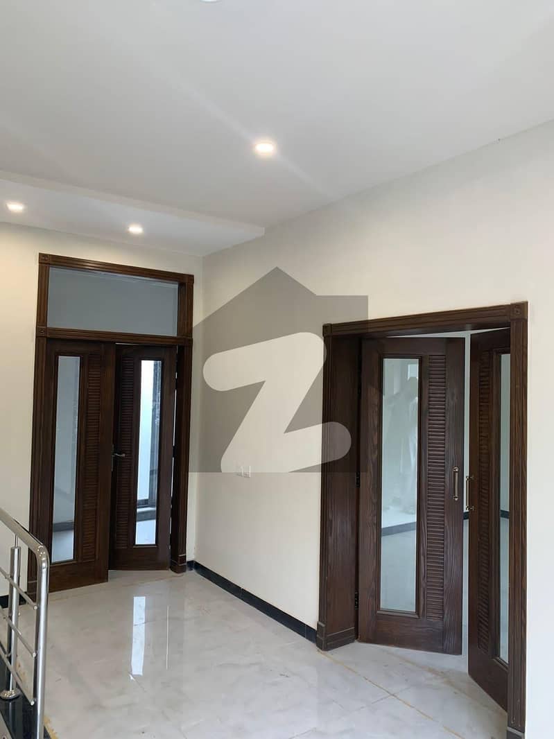 In Gulberg House Sized 15 Marla For sale