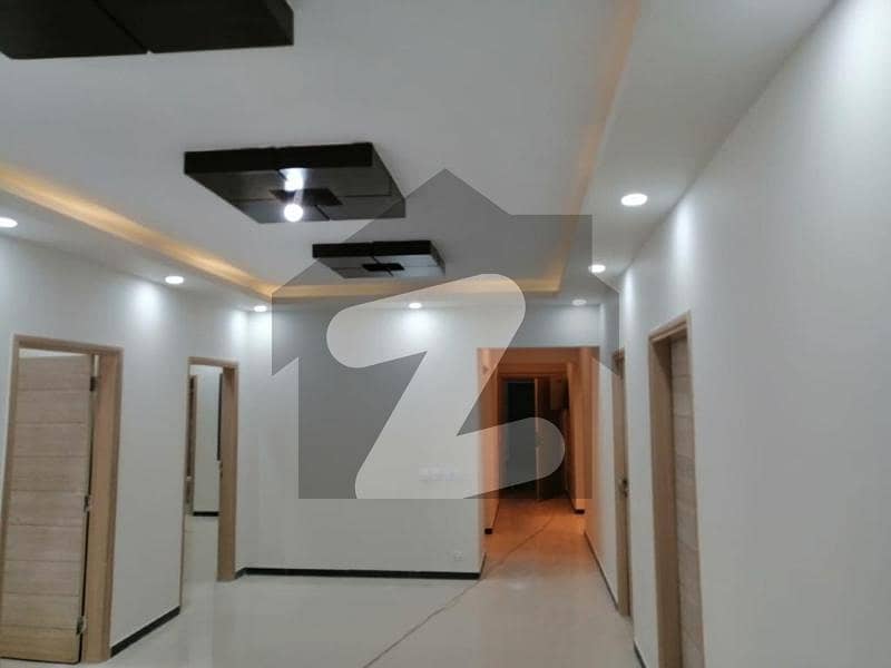 ڈیفینس اسکائی لائن شہید ملت ایکسپریس وے کراچی میں 3 کمروں کا 8 مرلہ فلیٹ 2.8 کروڑ میں برائے فروخت۔