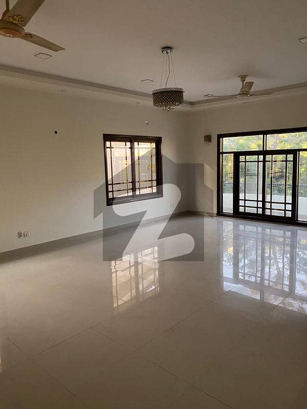 500 Yards Bungalow For Rent On Khy Roomi Zone A At Most Prime Location