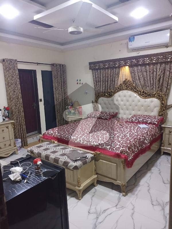 پی ای سی ایچ ایس بلاک 6 پی ای سی ایچ ایس جمشید ٹاؤن کراچی میں 4 کمروں کا 15 مرلہ بالائی پورشن 4.5 کروڑ میں برائے فروخت۔