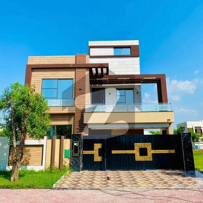 10 Marla Residential House For Rent In Overseas B Bahria Town Lahore