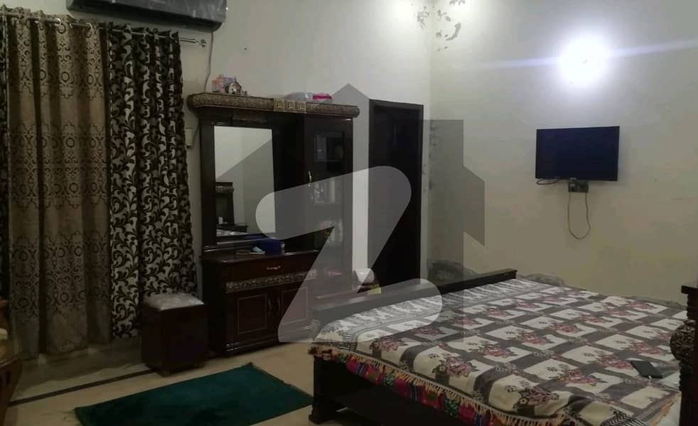 A 1 Kanal House In Model Town Is On The Market For rent