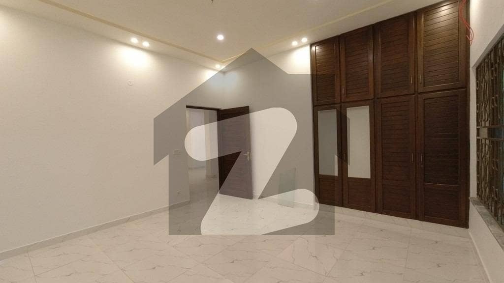 Buy your ideal 2 Kanal House in a prime location of Lahore