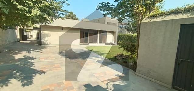 Gulberg 30 Marla Full House Single Storey House Available On Rent At Prime Location Of Main Gulberg