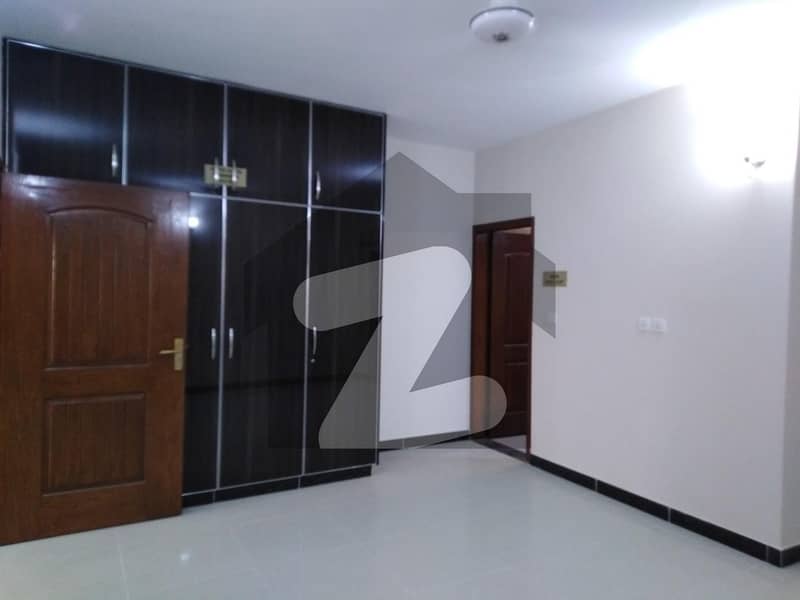 Prominently-Located West Open 2600 Square Feet Flat Available In Askari 5