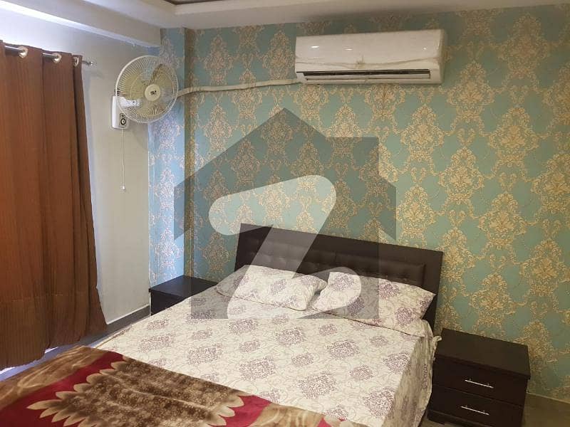 1 BED FULL LUXURY AND FULLY FURNISHED IDEAL LOCATION EXCELLENT GOOD FLAT FOR SALE IN BAHRIA TOWN LAHORE