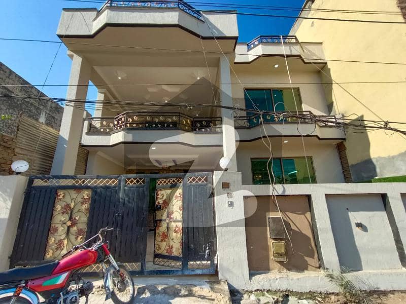 چکلالہ سکیم 3 چکلالہ سکیم راولپنڈی میں 6 کمروں کا 10 مرلہ مکان 3.5 کروڑ میں برائے فروخت۔