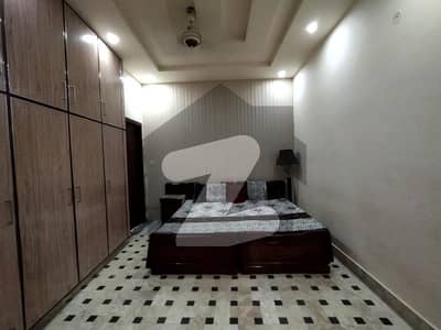 خیابانِ گارڈنز فیصل آباد میں 3 کمروں کا 5 مرلہ مکان 35 ہزار میں کرایہ پر دستیاب ہے۔