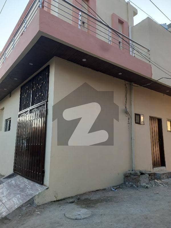 کماہاں روڈ لاہور میں 4 کمروں کا 3 مرلہ مکان 67 لاکھ میں برائے فروخت۔