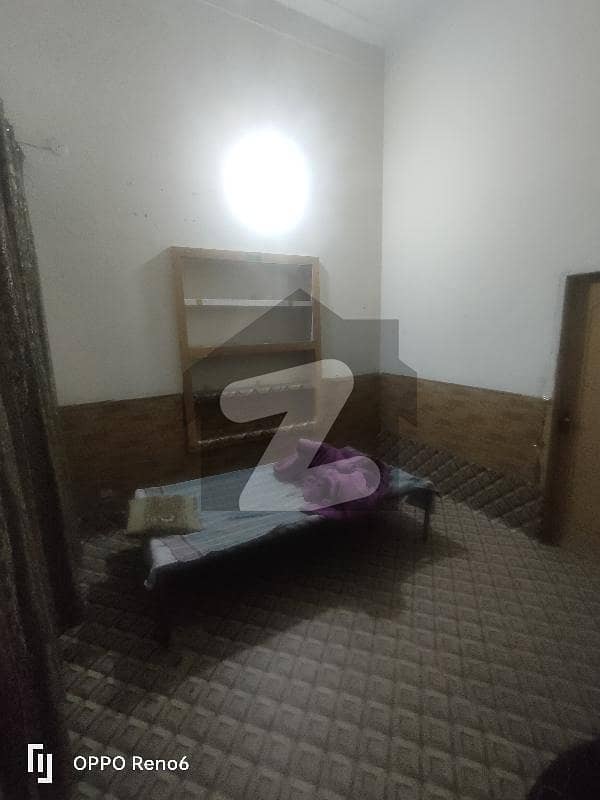 گڑھی شاہو لاہور میں 3 کمروں کا 6 مرلہ زیریں پورشن 30 ہزار میں کرایہ پر دستیاب ہے۔