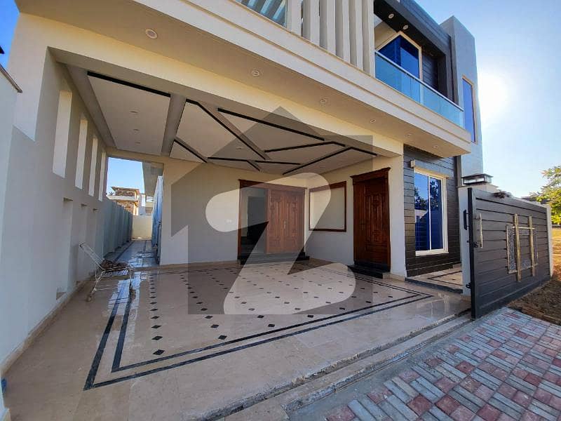 Solid Construction Very Beautiful 10 Marla House for Sale