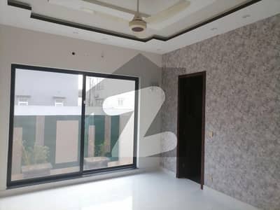 10 Marla House In Bahria Town - Overseas C Is Available