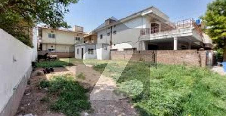چکلالہ سکیم 3 چکلالہ سکیم راولپنڈی میں 4 کمروں کا 10 مرلہ رہائشی پلاٹ 1.1 کروڑ میں برائے فروخت۔