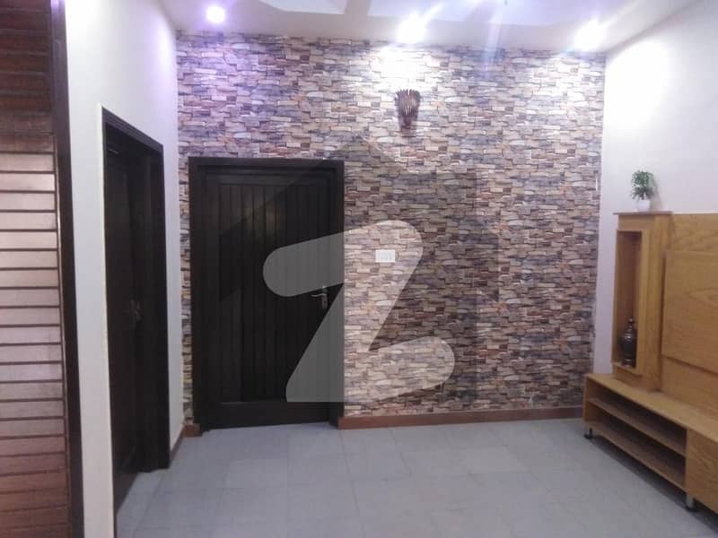 مدینہ ٹاؤن فیصل آباد میں 3 کمروں کا 5 مرلہ مکان 1.3 کروڑ میں برائے فروخت۔