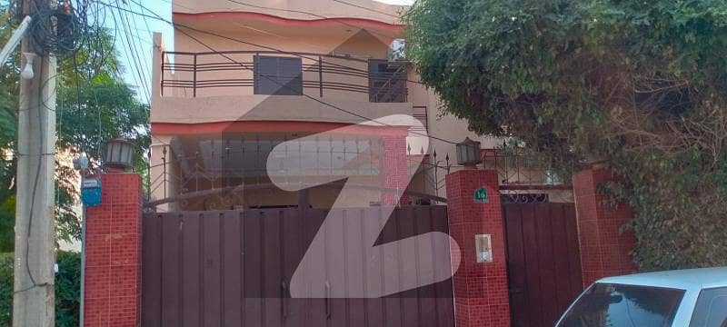 زکریا ٹاؤن ملتان میں 3 کمروں کا 8 مرلہ مکان 1.25 کروڑ میں برائے فروخت۔