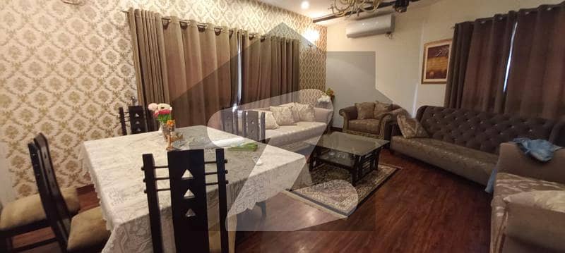 ڈی ایچ اے فیز 8 ڈیفنس (ڈی ایچ اے) لاہور میں 4 کمروں کا 10 مرلہ مکان 3.5 کروڑ میں برائے فروخت۔