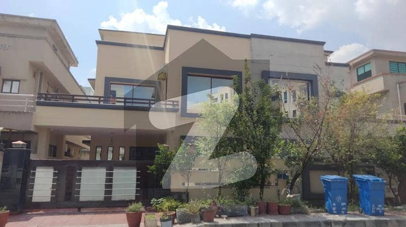 بحریہ ٹاؤن فیز 2 ایکسٹینشن بحریہ ٹاؤن راولپنڈی راولپنڈی میں 4 کمروں کا 10 مرلہ مکان 3.5 کروڑ میں برائے فروخت۔