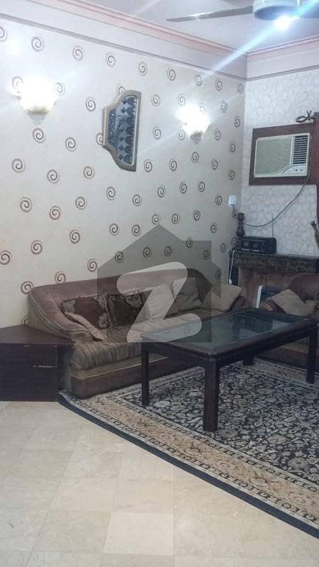 10 Marla 8-Year-Old House For Sale In Garden Town Lahore