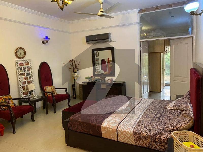 ماڈل ٹاؤن ۔ بلاک سی ماڈل ٹاؤن لاہور میں 5 کمروں کا 1 کنال مکان 8.5 کروڑ میں برائے فروخت۔