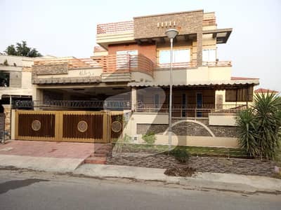 500 Sq Yard Beautiful Triple Storey House Available For Sale In E-11 Multi Professional