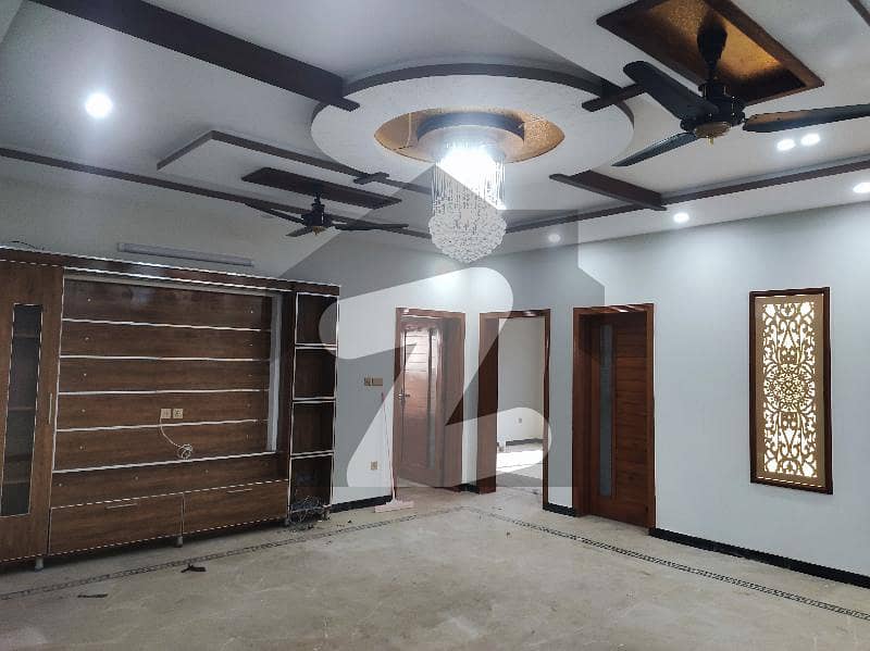 جی ۔ 15 اسلام آباد میں 7 کمروں کا 12 مرلہ مکان 4.7 کروڑ میں برائے فروخت۔