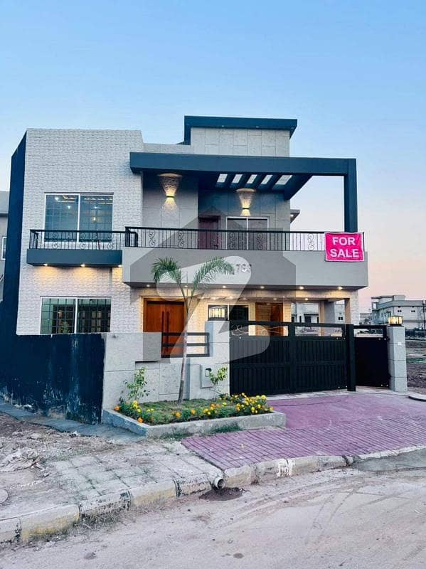 16 Marla Brand New Luxury House For Sale