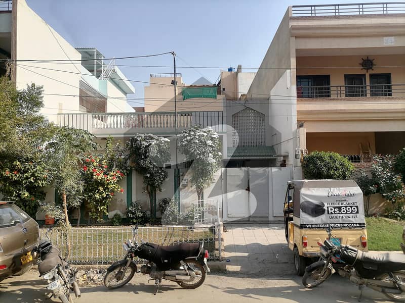نارتھ ناظم آباد ۔ بلاک ایل نارتھ ناظم آباد کراچی میں 3 کمروں کا 10 مرلہ مکان 70 ہزار میں کرایہ پر دستیاب ہے۔