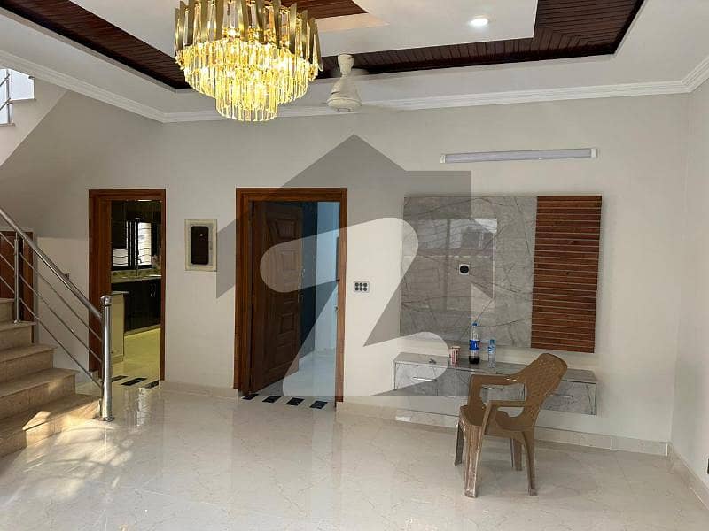 5 Marla Beautifull House For Sale in Ali Block Bahria Town Lahore Hot Location.