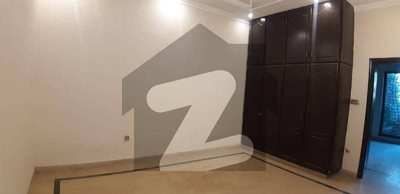 گلبرگ 3 - بلاک کے گلبرگ 3 گلبرگ لاہور میں 3 کمروں کا 1 کنال مکان 1.5 لاکھ میں کرایہ پر دستیاب ہے۔