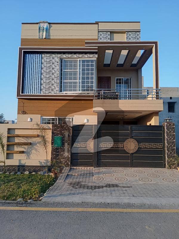 5 Marla Brand New House Available For Sale Very Beautiful Location.