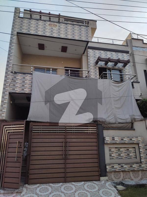 الرحمان فیز 2 - بلاک آئی الرحمان گارڈن فیز 2 الرحمان گارڈن لاہور میں 4 کمروں کا 5 مرلہ مکان 1.2 کروڑ میں برائے فروخت۔
