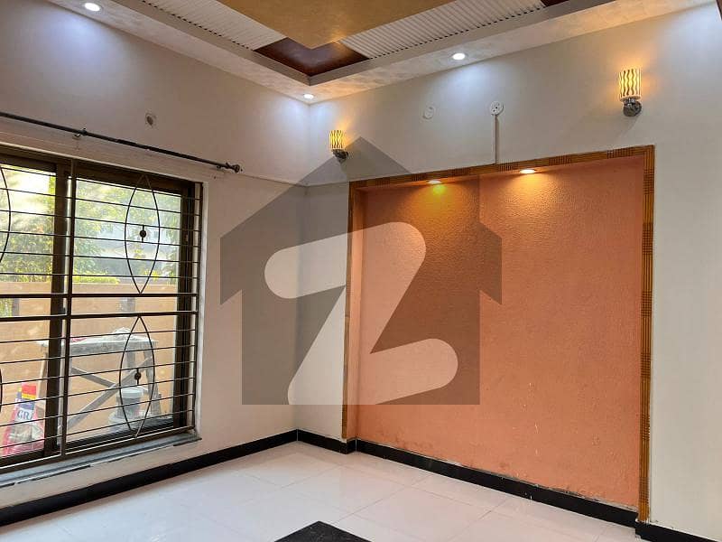 5 MALRA HOUSE FOR RENT IN SECTOR D WITH GAS