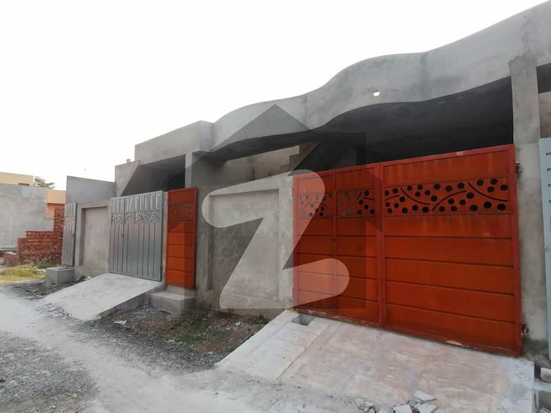 کاہنہ لاہور میں 2 کمروں کا 5 مرلہ مکان 65 لاکھ میں برائے فروخت۔