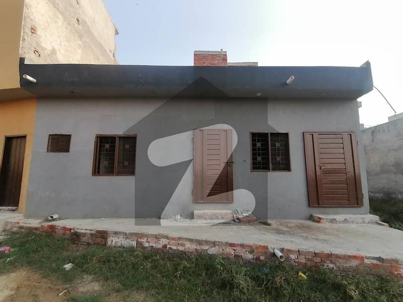 کاہنہ لاہور میں 2 کمروں کا 3 مرلہ مکان 34.5 لاکھ میں برائے فروخت۔