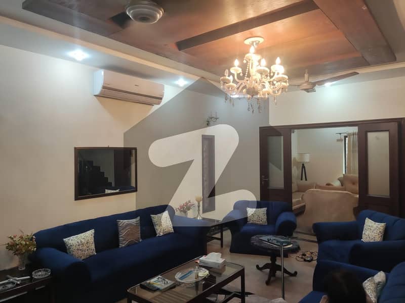 House Of 18 Marla In Ghalib Road For rent