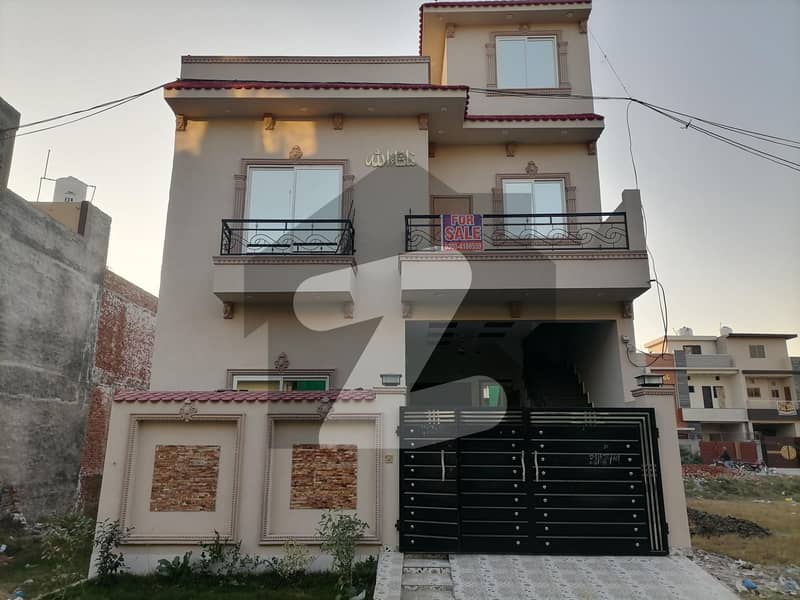 Ideal 5 Marla House Available In Bismillah Housing Scheme - Hussain Block, Lahore