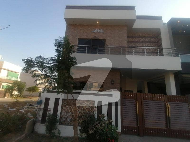 5 Marla Facing Park With Gas House Available For Rent