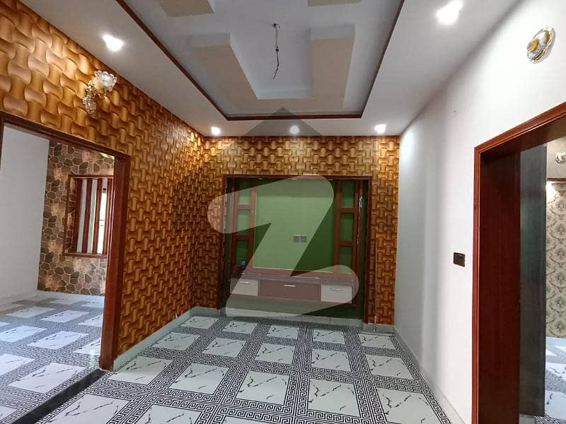 الرحمان گارڈن فیز 2 الرحمان گارڈن لاہور میں 8 کمروں کا 1 کنال مکان 1.3 لاکھ میں کرایہ پر دستیاب ہے۔