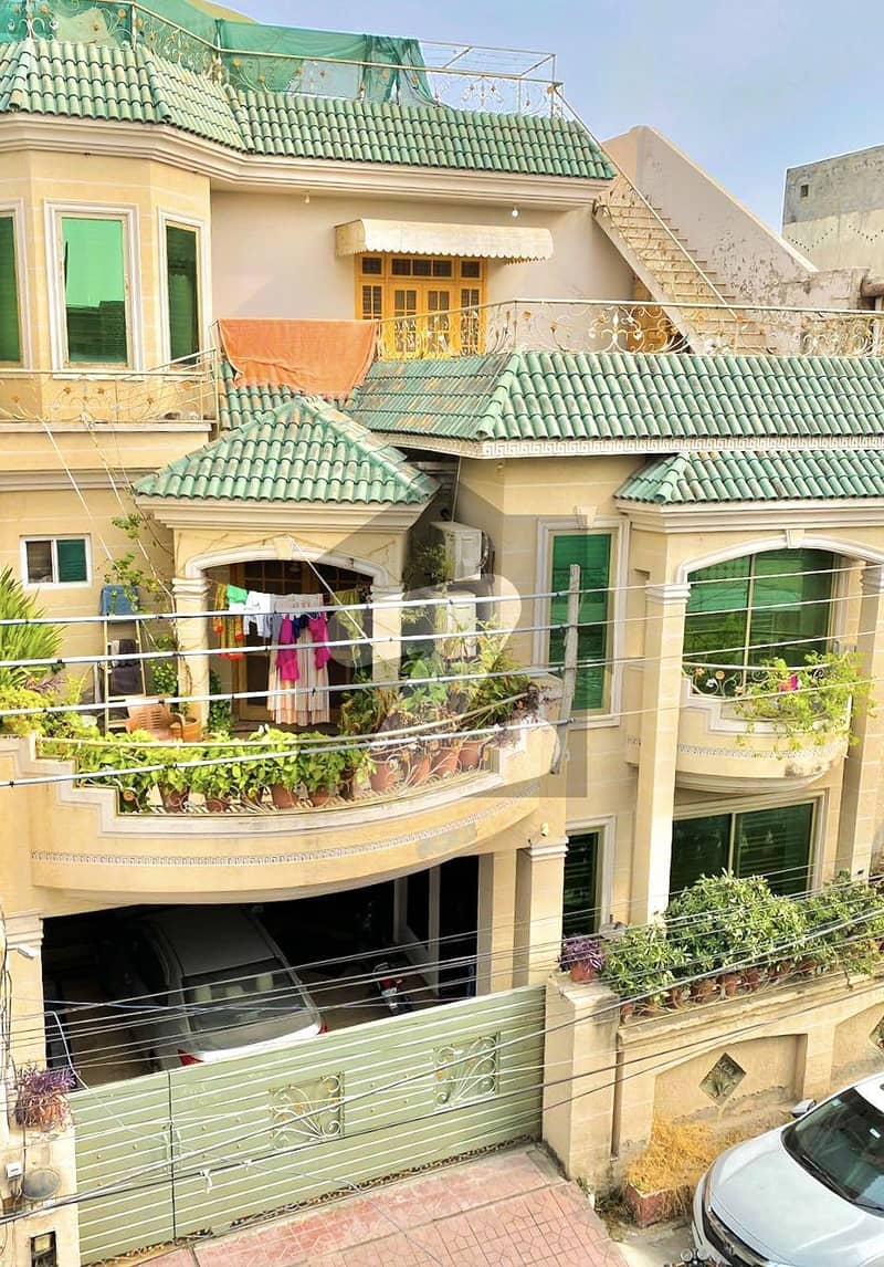 ڈھوک پراچہ راولپنڈی میں 6 کمروں کا 10 مرلہ مکان 3.75 کروڑ میں برائے فروخت۔
