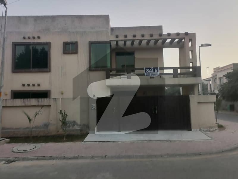 بحریہ ٹاؤن گلبہار بلاک بحریہ ٹاؤن سیکٹر سی بحریہ ٹاؤن لاہور میں 5 کمروں کا 12 مرلہ مکان 3.5 کروڑ میں برائے فروخت۔