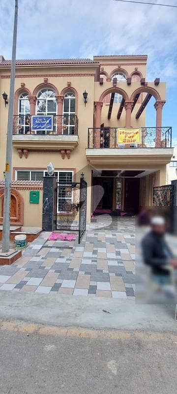 بحریہ ٹاؤن ۔ بلاک اے اے بحریہ ٹاؤن سیکٹرڈی بحریہ ٹاؤن لاہور میں 3 کمروں کا 5 مرلہ مکان 2.16 کروڑ میں برائے فروخت۔