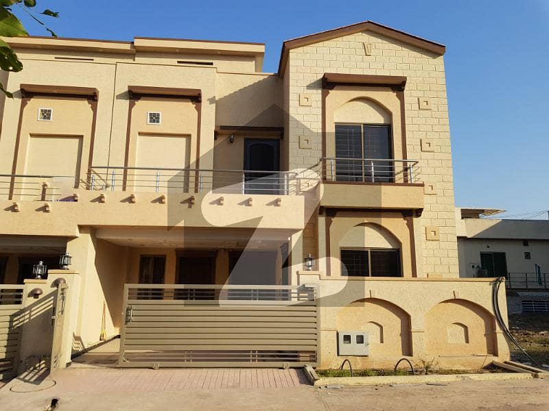 بحریہ ٹاؤن فیز 8 بحریہ ٹاؤن راولپنڈی راولپنڈی میں 4 کمروں کا 7 مرلہ مکان 2.7 کروڑ میں برائے فروخت۔
