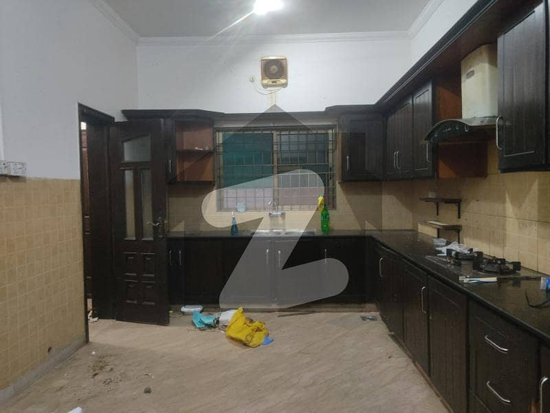 1 Kanal Lower Portion Available For Rent