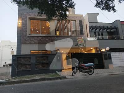 9 Marla Like Brand New House For Rent In Bahria Town Lahore