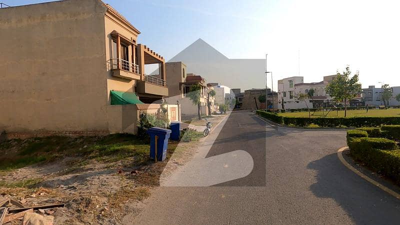 Bahria Nasheman 8 Marla Prime Location Plot Available For Sale Very Low Price.